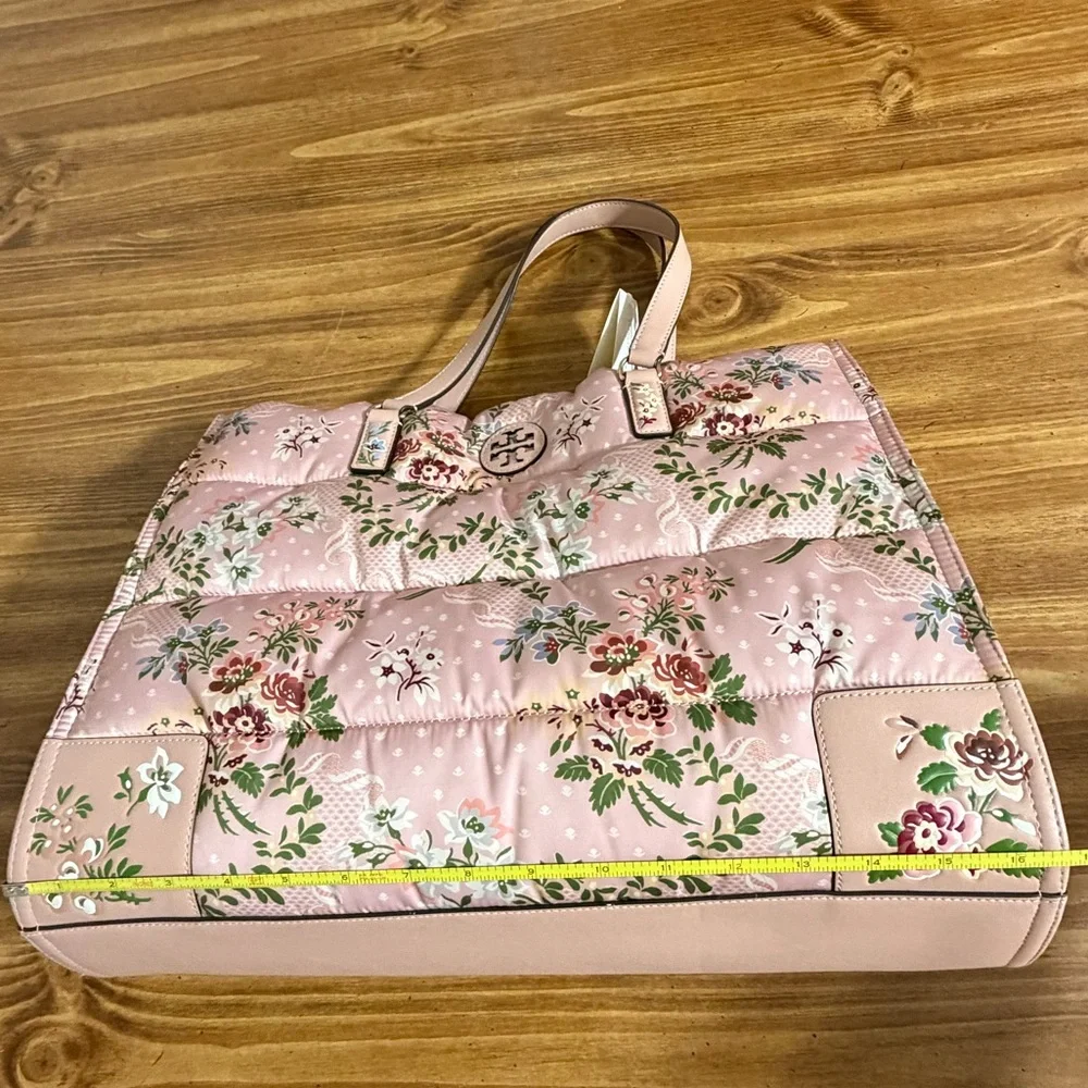 Tory Burch Ella Nylon Quilted Tote PINK SUGAR BERRY
FLORAL - Picture 3 of 15